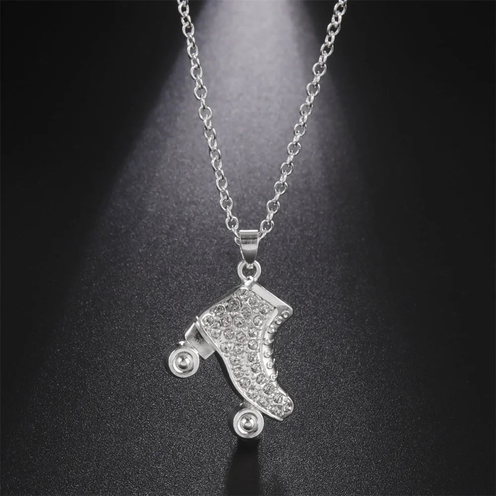 PINGENTE DE PATINS QUAD ( 1 ) GELO , LUXURY WHITE CRYSTAL SPORTS PENDANT NECKLACES- ZIRCÔNIA